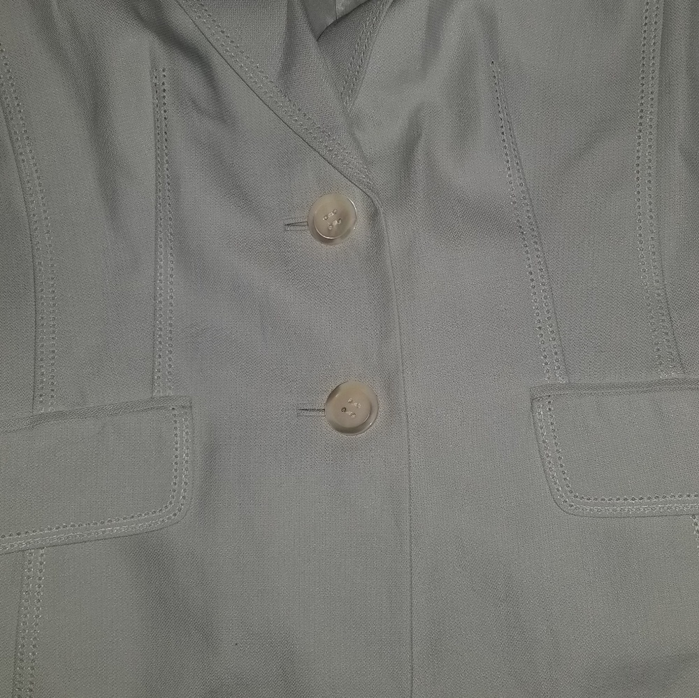 Blazer - Picture 3 of 4